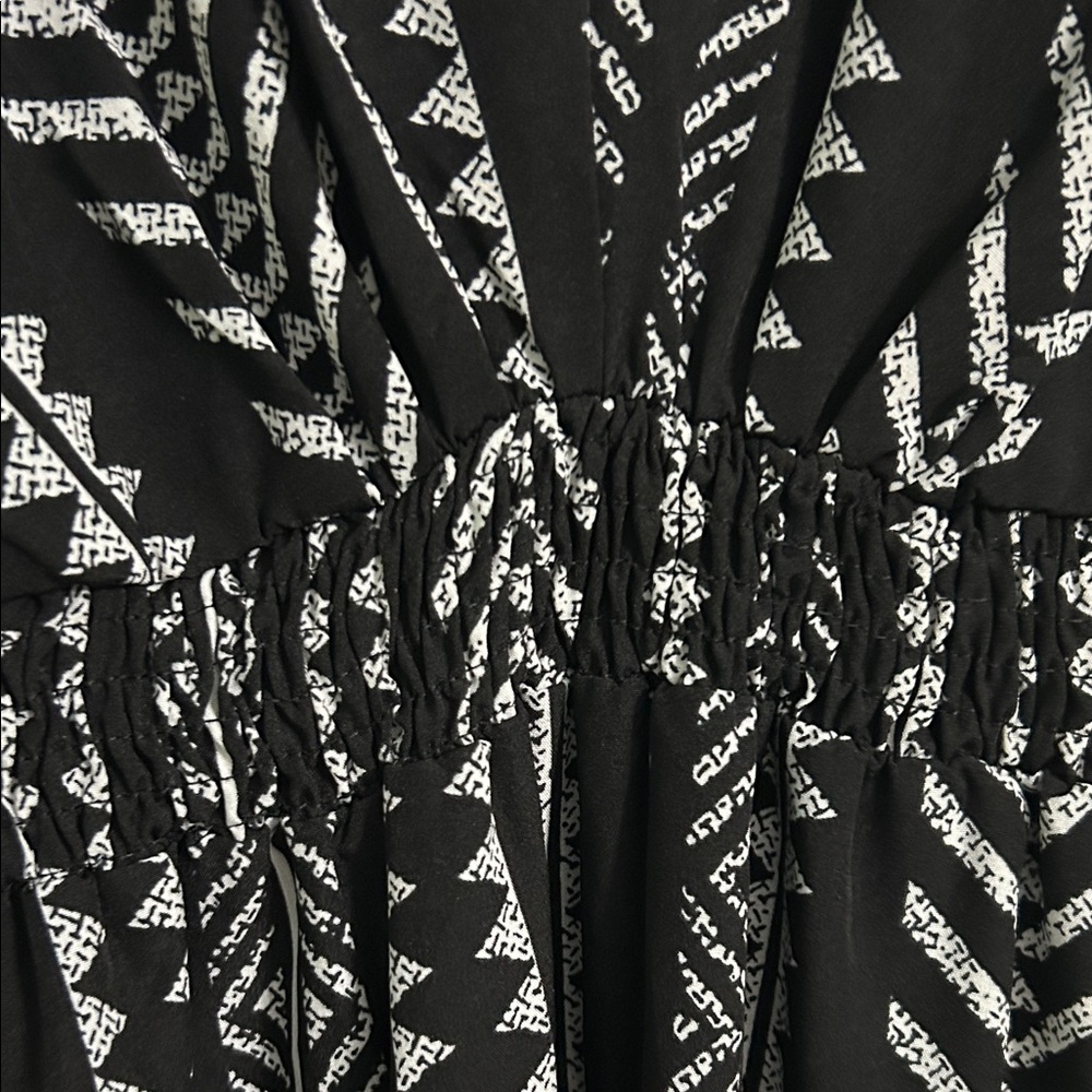 Bloomchic Elegant Black And White Patterned - image 4